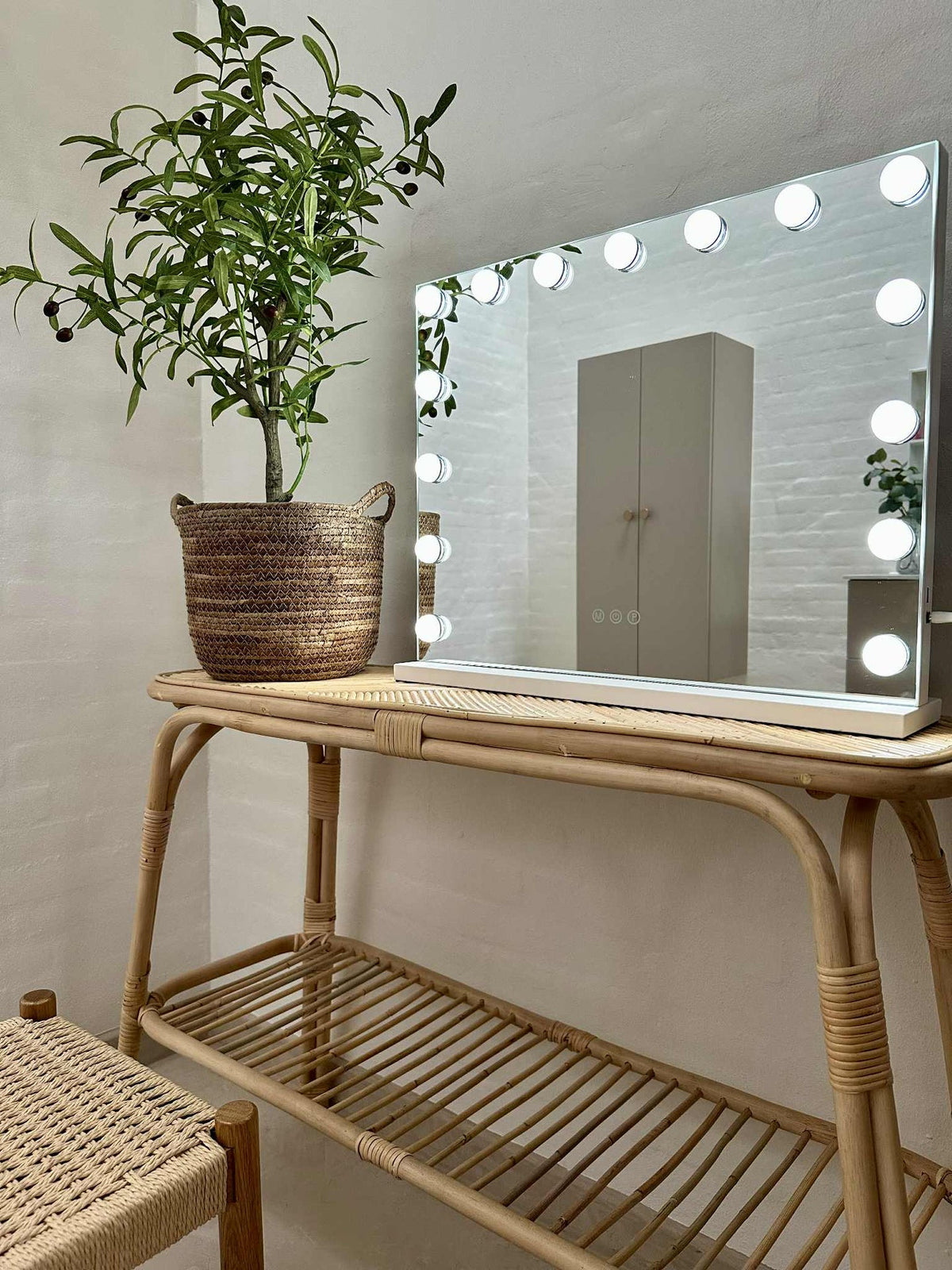 Hollywood make-upspiegel met verlichting