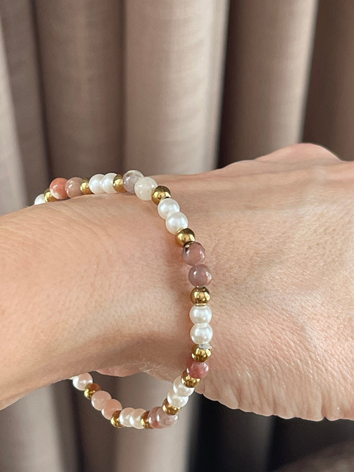 Armband Asta - Natuursteen goudkleurig
