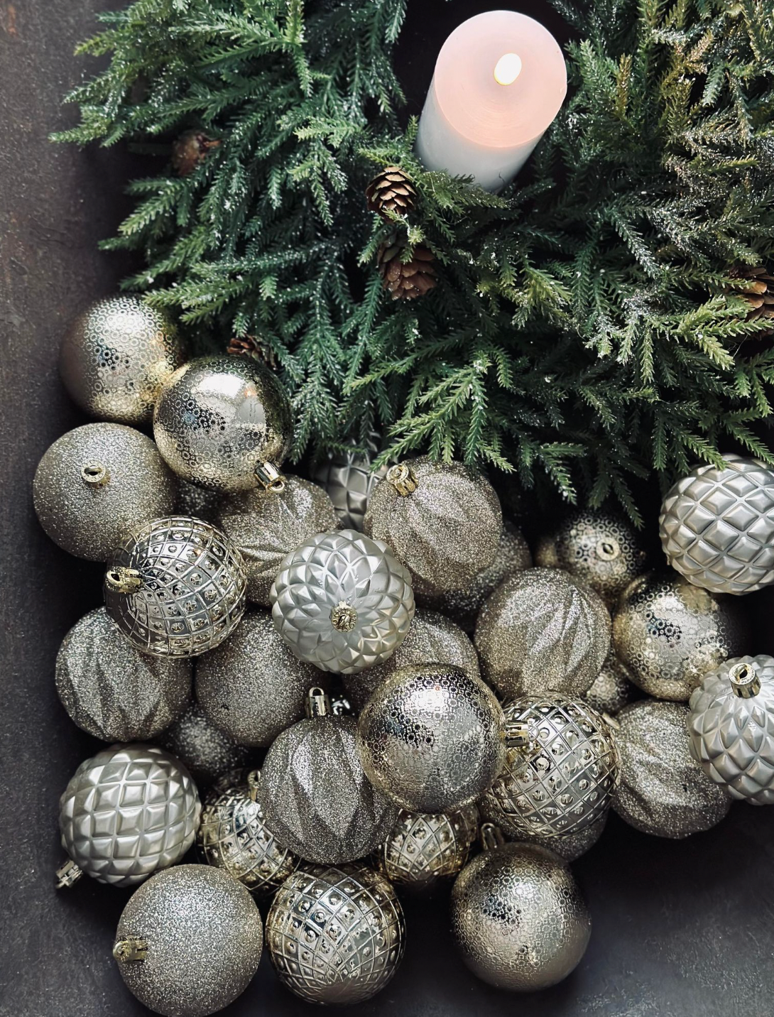 Kerstballen mix box 35 stuks - crème / goud