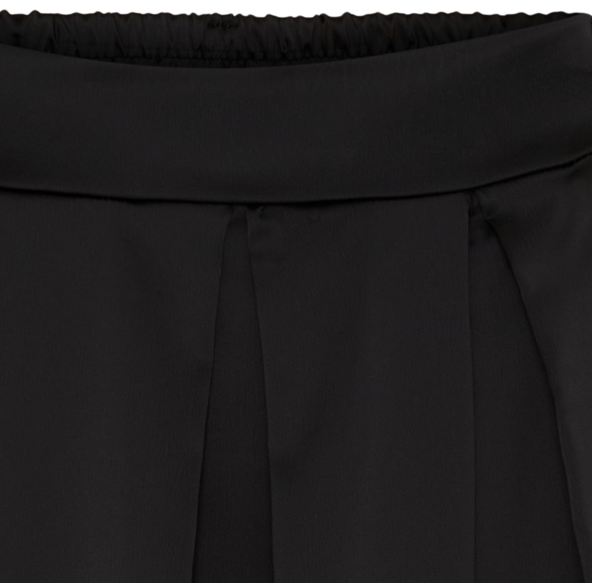 Rok Leonora black