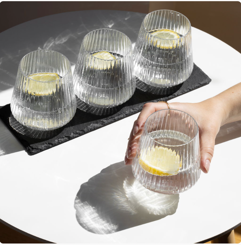 Stijlvolle plastic glazen voor elke dag en feest - 4 stuks