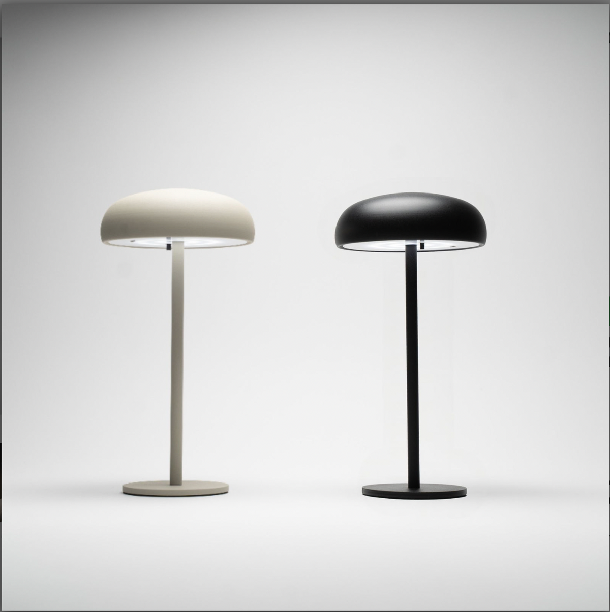 Isolde LED touch tafellamp. Zwart/Beige