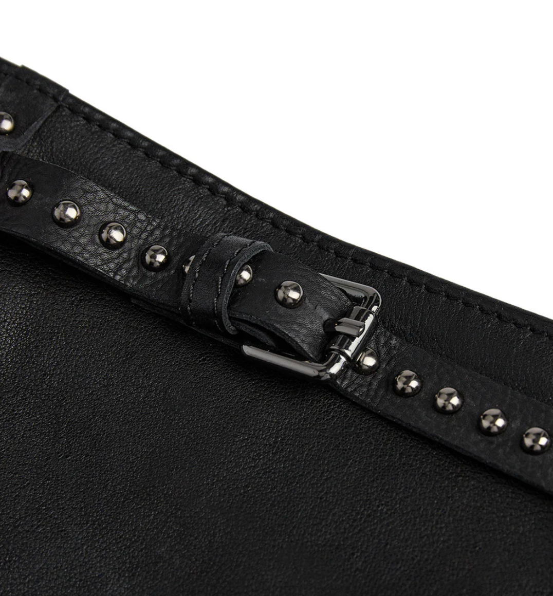 Clutch met studs