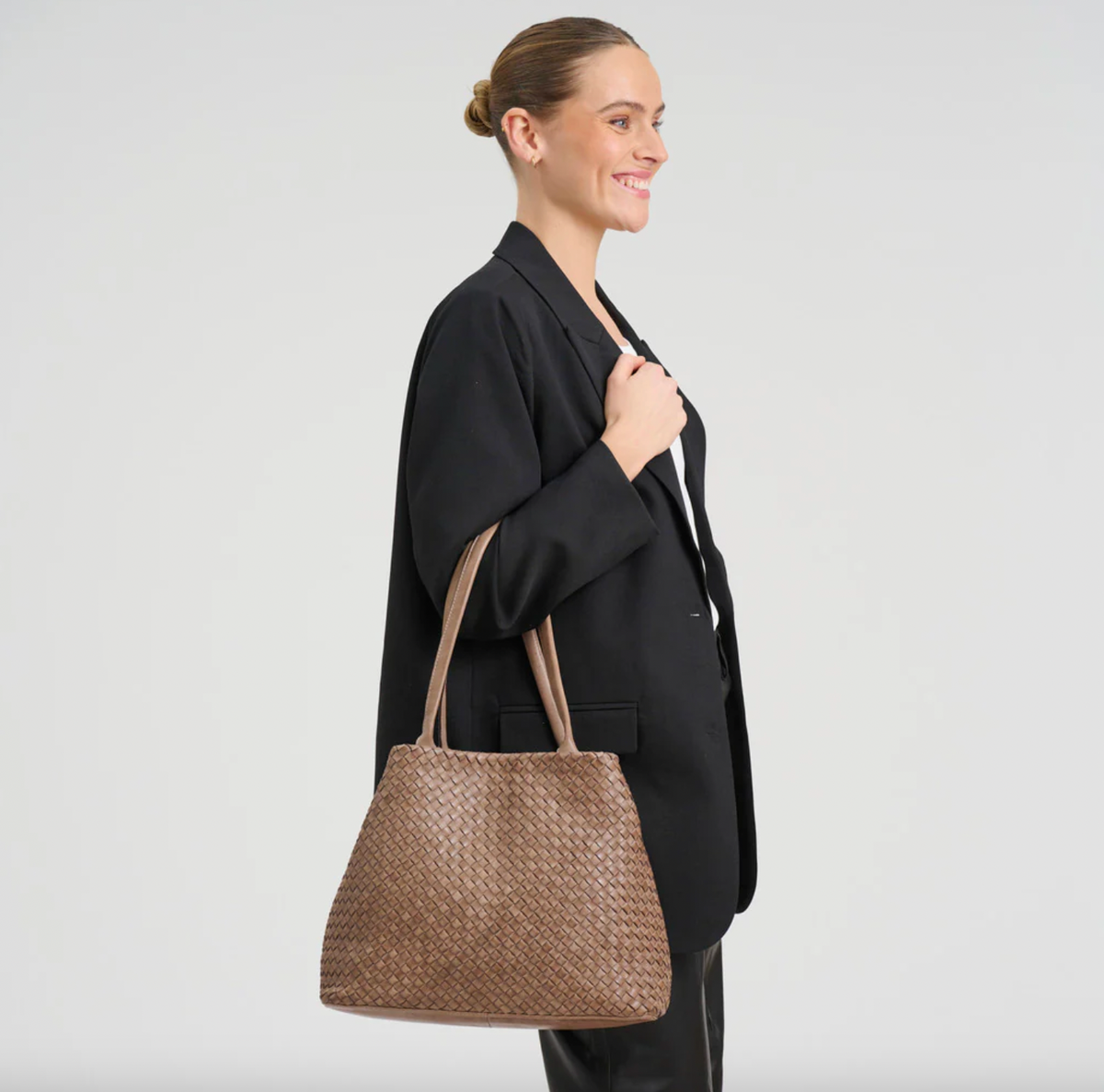 Shopper van gevlochten leer - Dark taupe