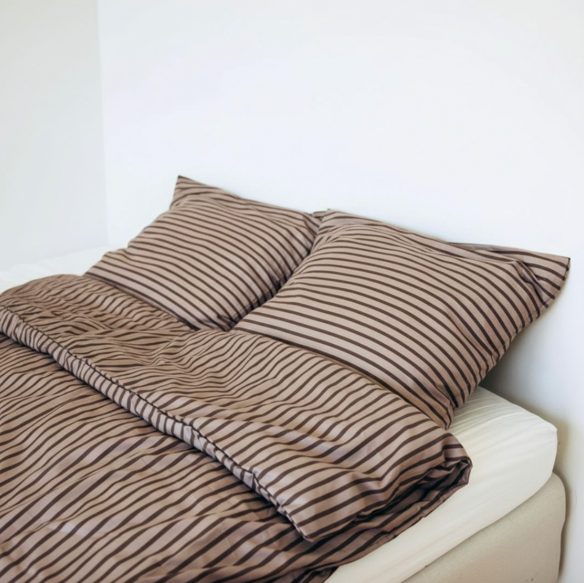 Gestreept beddengoed beige streep  140x200