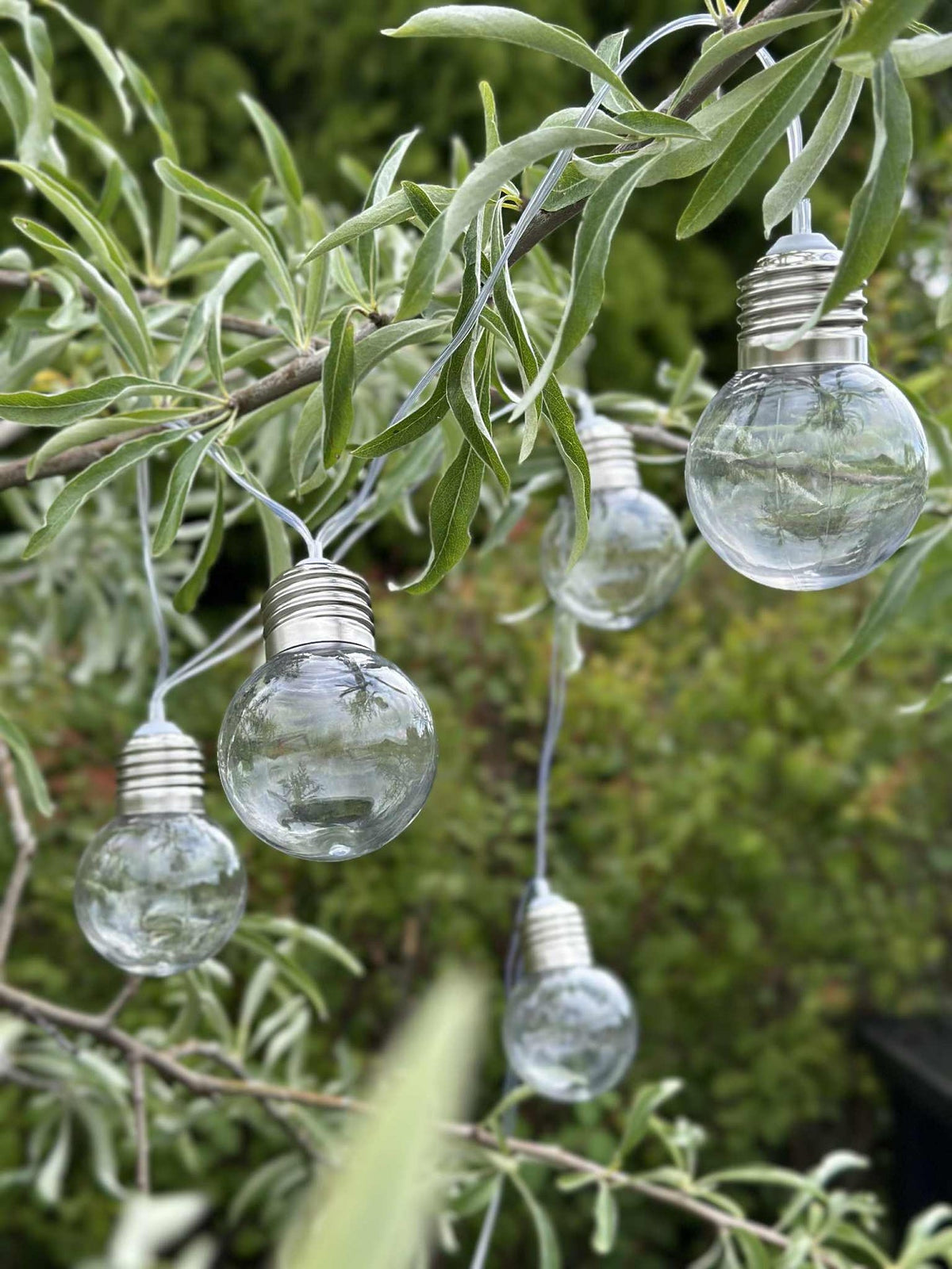 Lichtslinger Laura met zonnepanelen - Buiten met 10 en 20 lampen