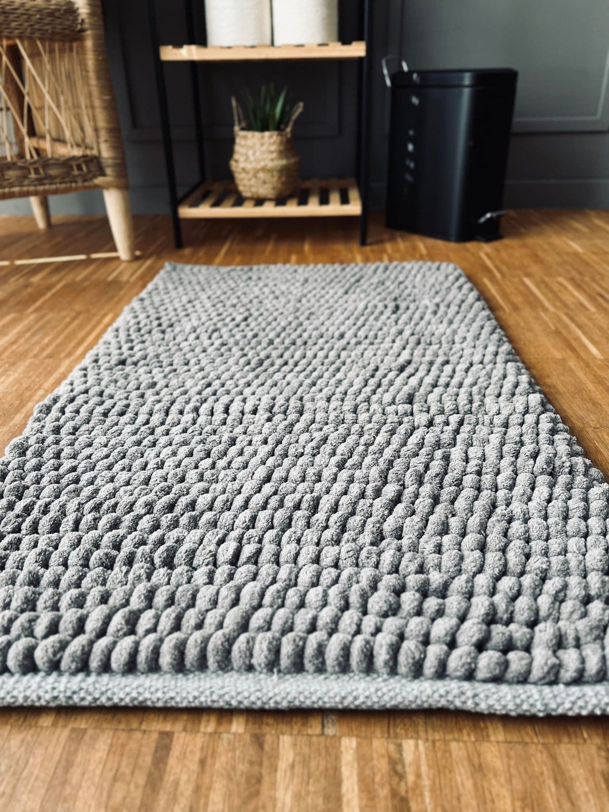 Bademåtte Grå DOTS 60x120cm - VIAMAJA.DK