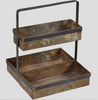 Etagère van oude bakvormen