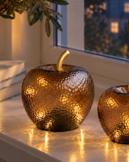 Æble Gouden tafellamp met warme gouden lichtbron
