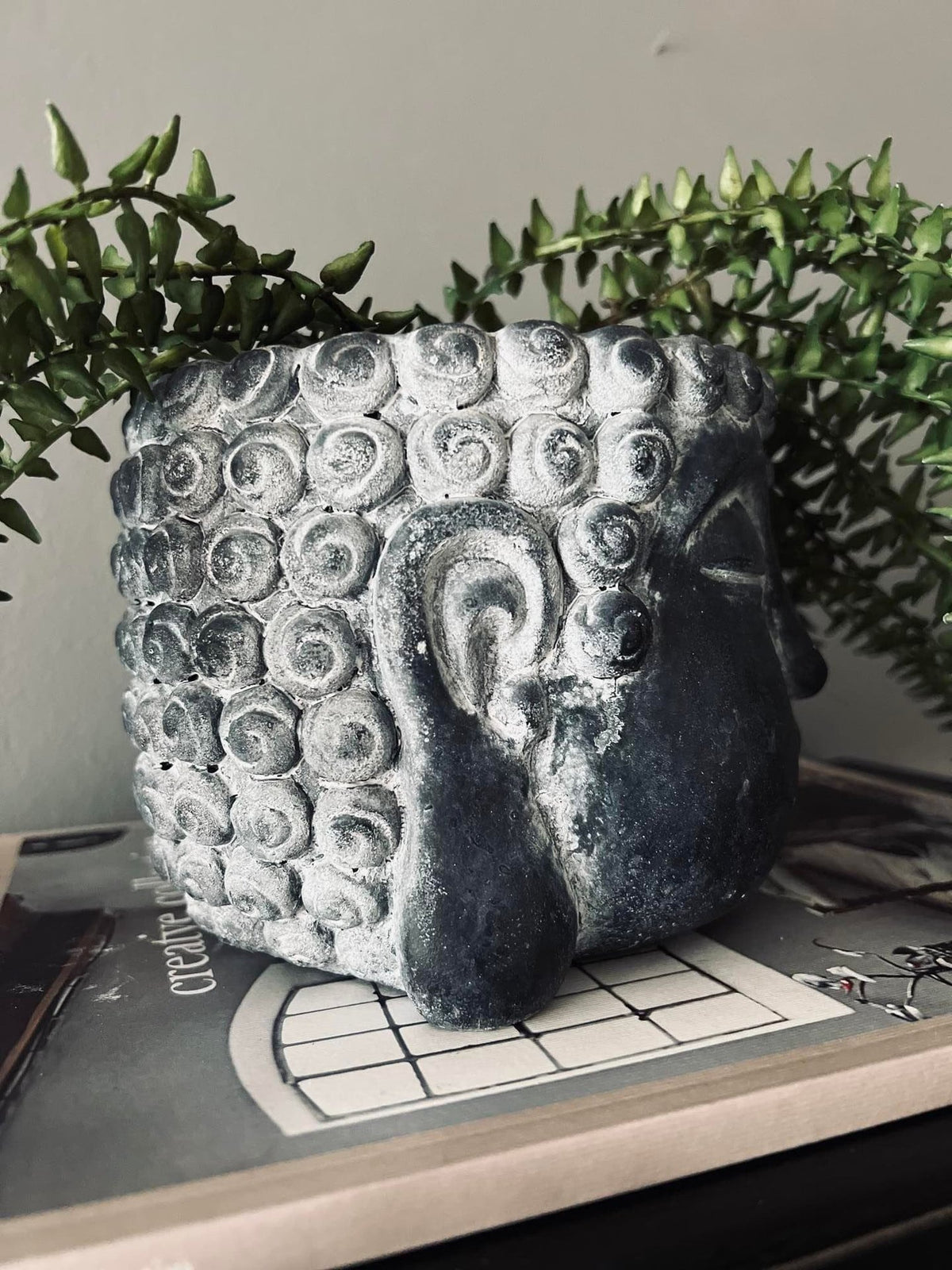Buddha potte - Grå cement - VIAMAJA.DK