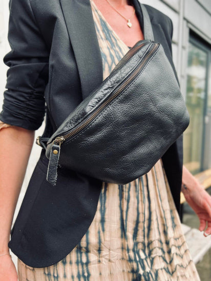 Bumbag BELLA i Black bøffellæder - 2. Sortering - VIAMAJA.DK
