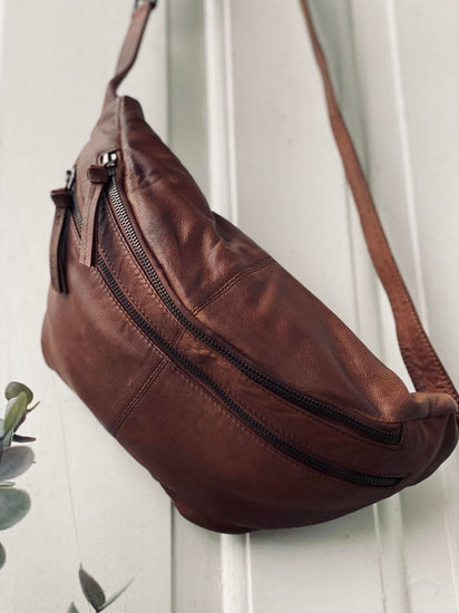 Bumbag LOCK - Dark cognac - VIAMAJA.DK