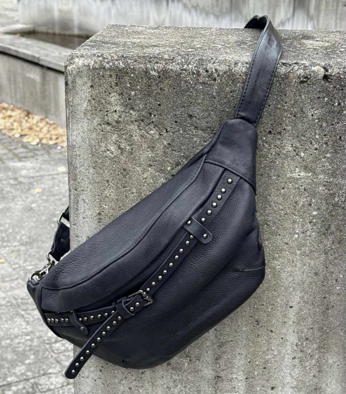 Bumbag met studs