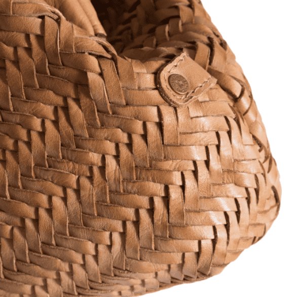 Clutch / lædertaske HELLA flettet mønster – Brun - VIAMAJA.DK