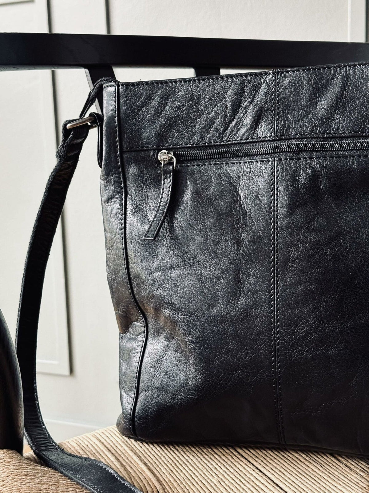 Crossbody Dina Black - VIAMAJA.DK