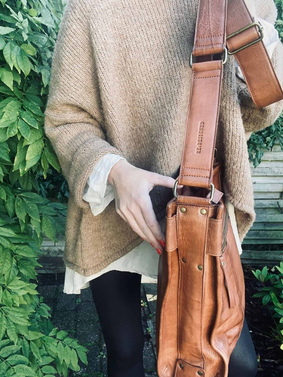 Crossbody XL DORA walnut - VIAMAJA.DK
