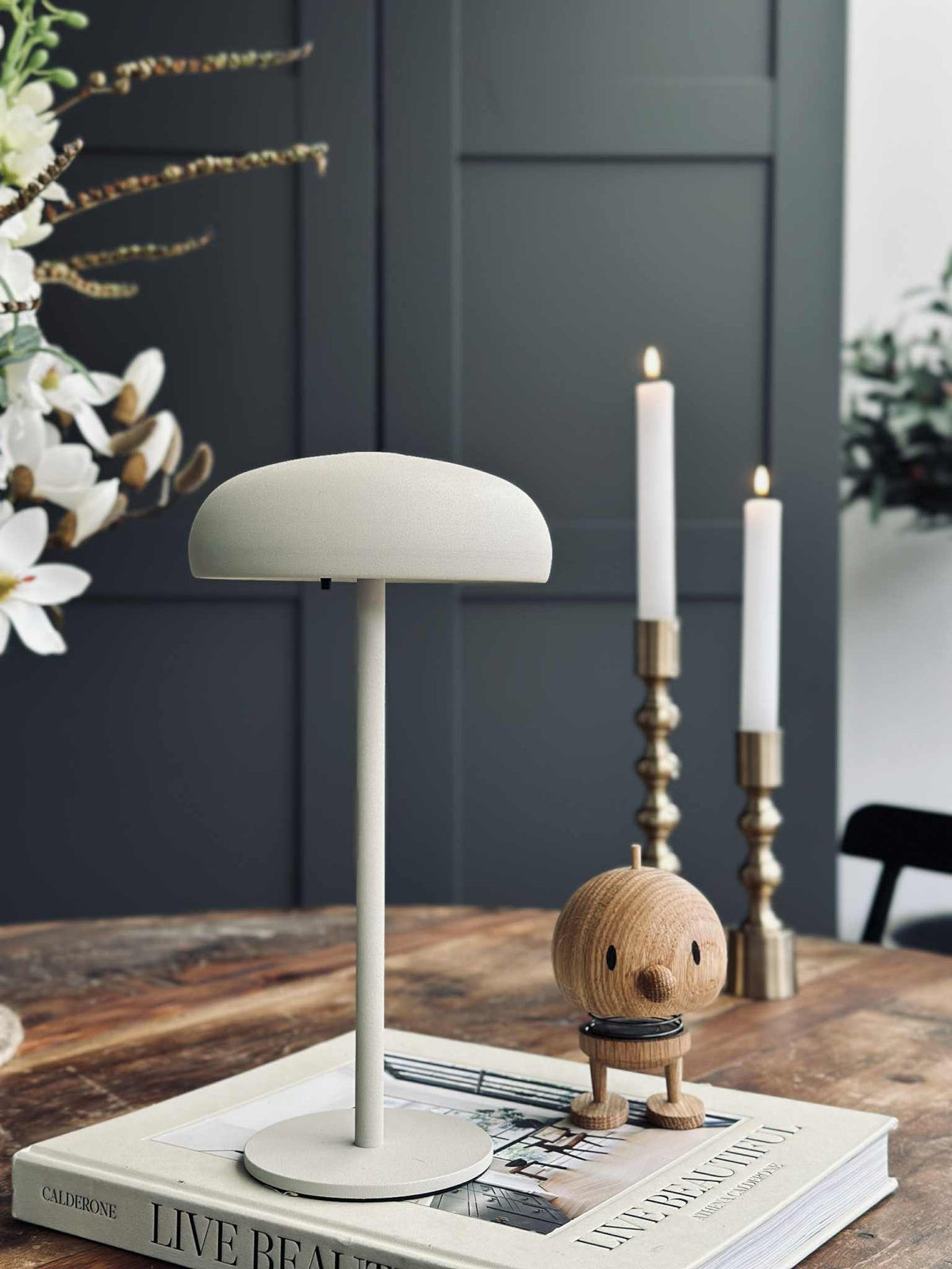 Isolde LED touch tafellamp. Zwart/Beige
