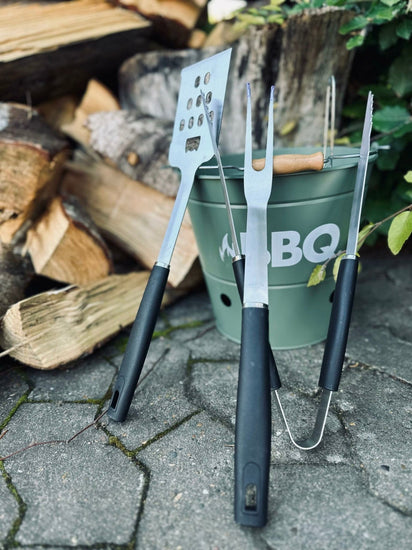 Grillredskaber med sort skaft – Sæt med 3 dele - VIAMAJA.DK