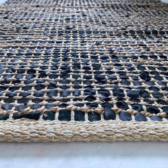 Gulvtæppe i skind og jute / bademåtte – 60x90cm - VIAMAJA.DK