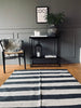 Vloerkleed – Antraciet / Naturel streep 120x180 cm