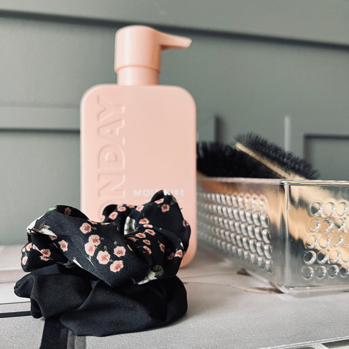 Hårelastikker scrunchie 2 stk - Sort mix - VIAMAJA.DK