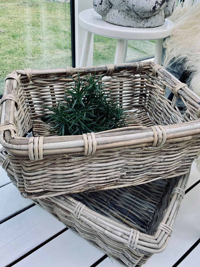 Kurv / kasse i kraftig rattan – Stor - VIAMAJA.DK