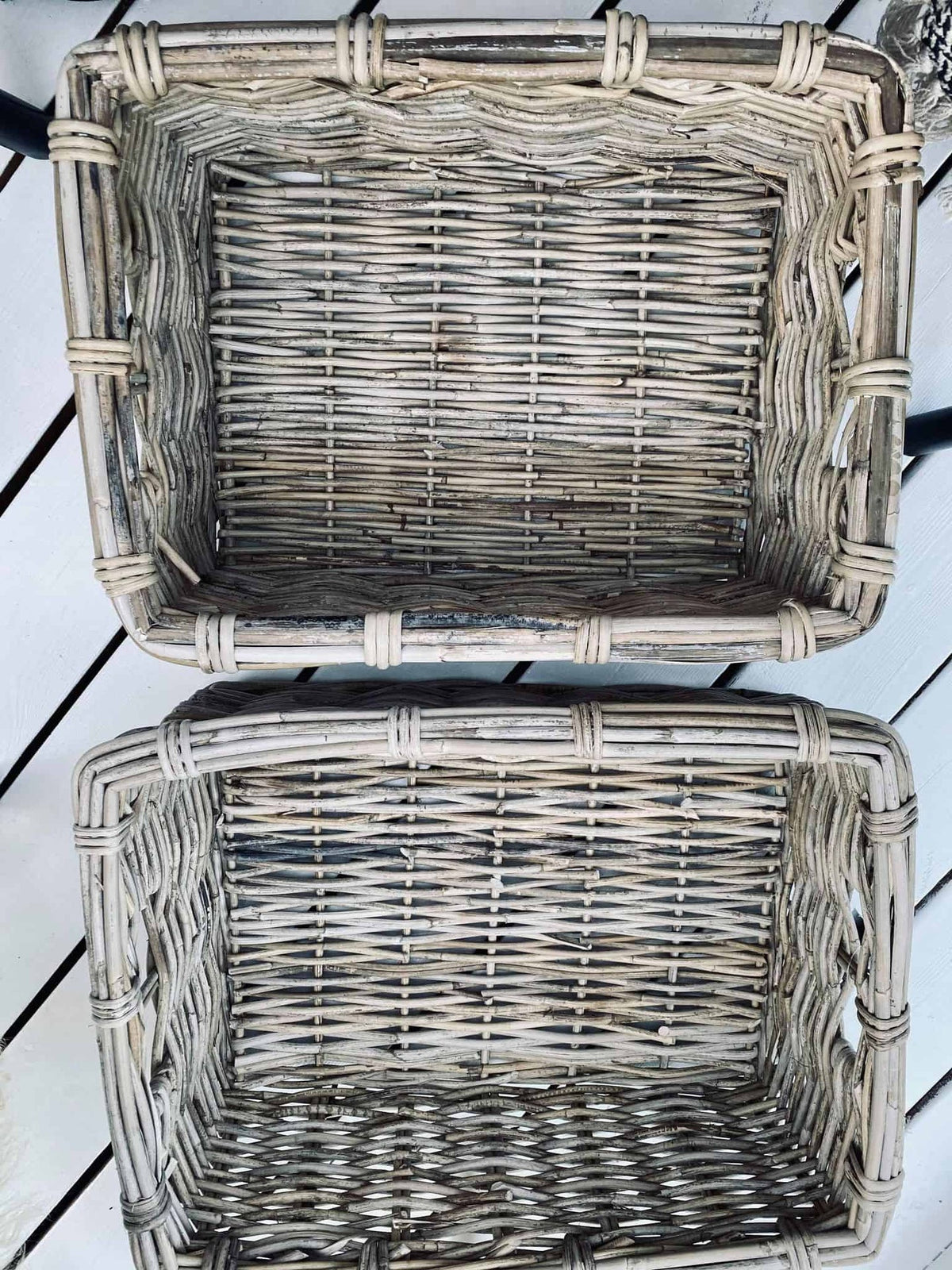 Kurv / kasse i kraftig rattan – Stor - VIAMAJA.DK