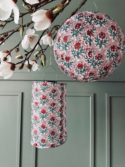 Lampe cylinder med solceller – Flower Rose - VIAMAJA.DK