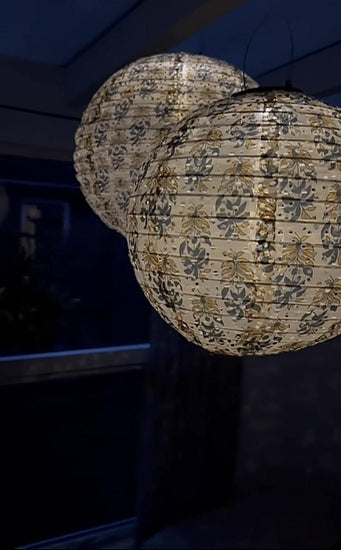 Lampe med solceller – Flower Beige dia 40cm - VIAMAJA.DK