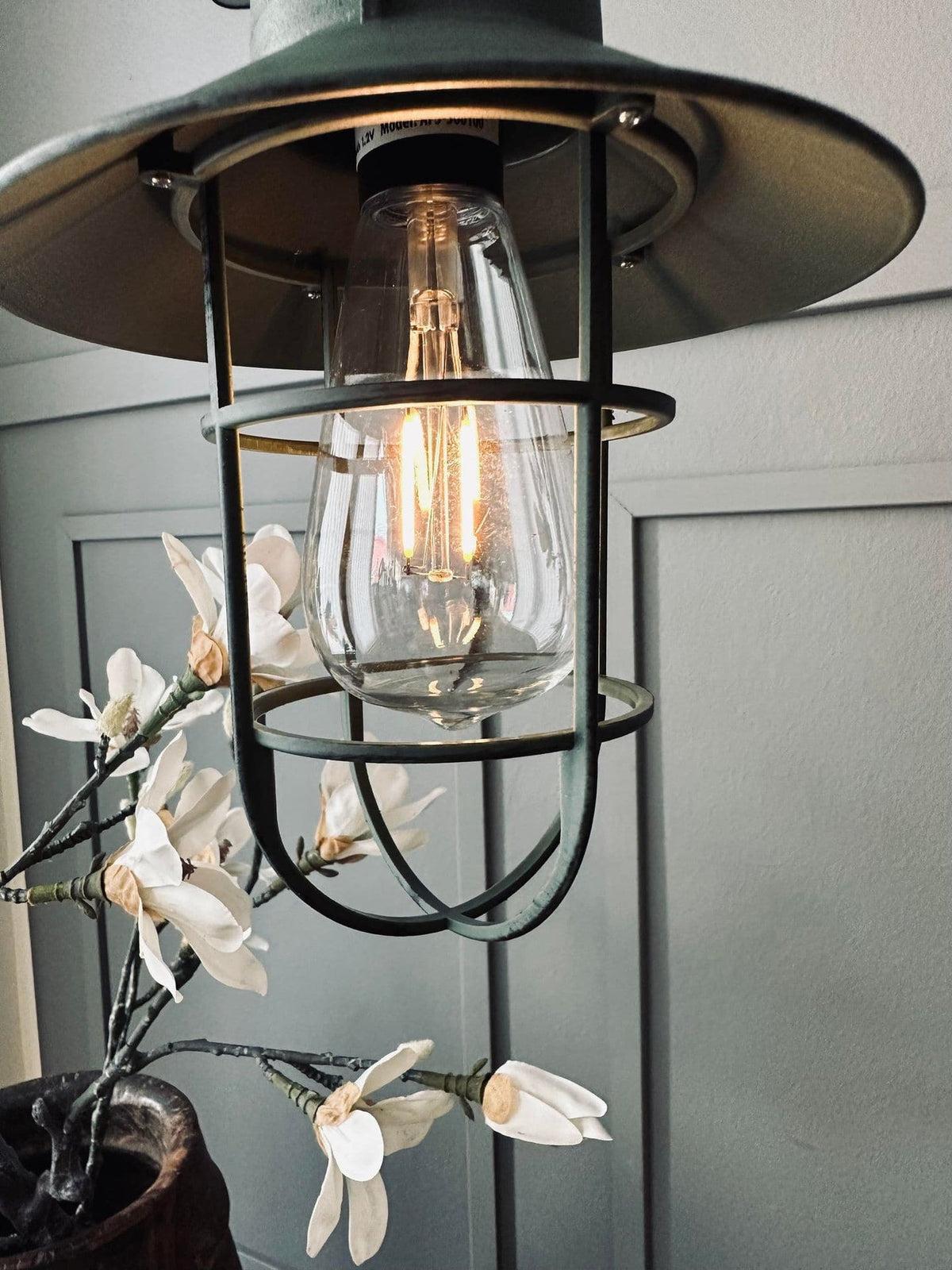 Lampe med solceller - Oliven factory - VIAMAJA.DK