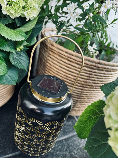 Lanterne med solceller – Black / Gold - VIAMAJA.DK