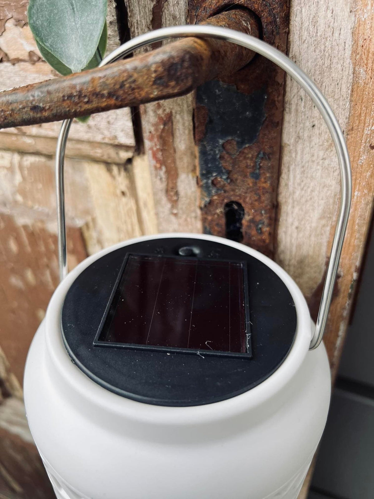 Lanterne med solceller - WHITE BOHEME - VIAMAJA.DK