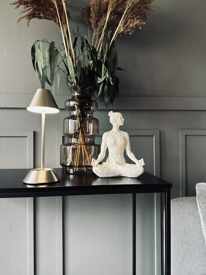 LED bordlampe Silver - genopladelig - VIAMAJA.DK