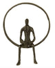 Man in ring met boek