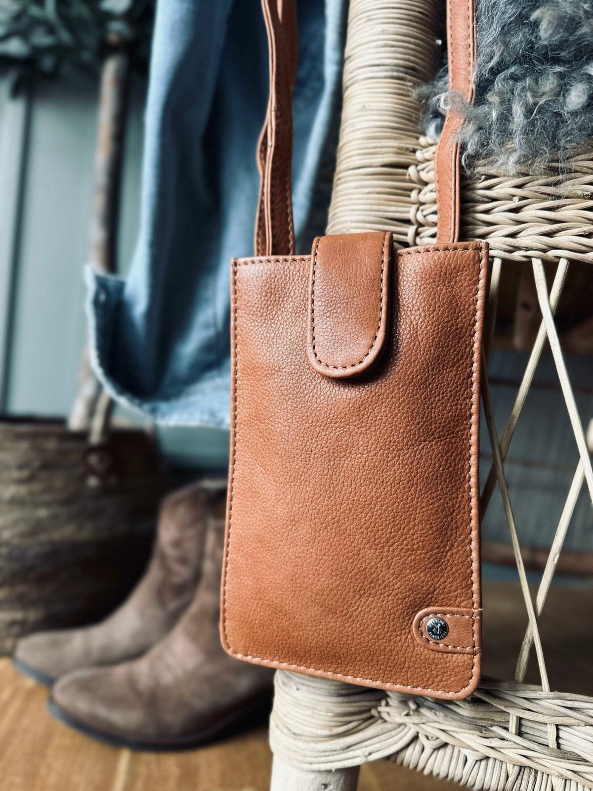 Mobiltaske Small Aura Cognac - VIAMAJA.DK