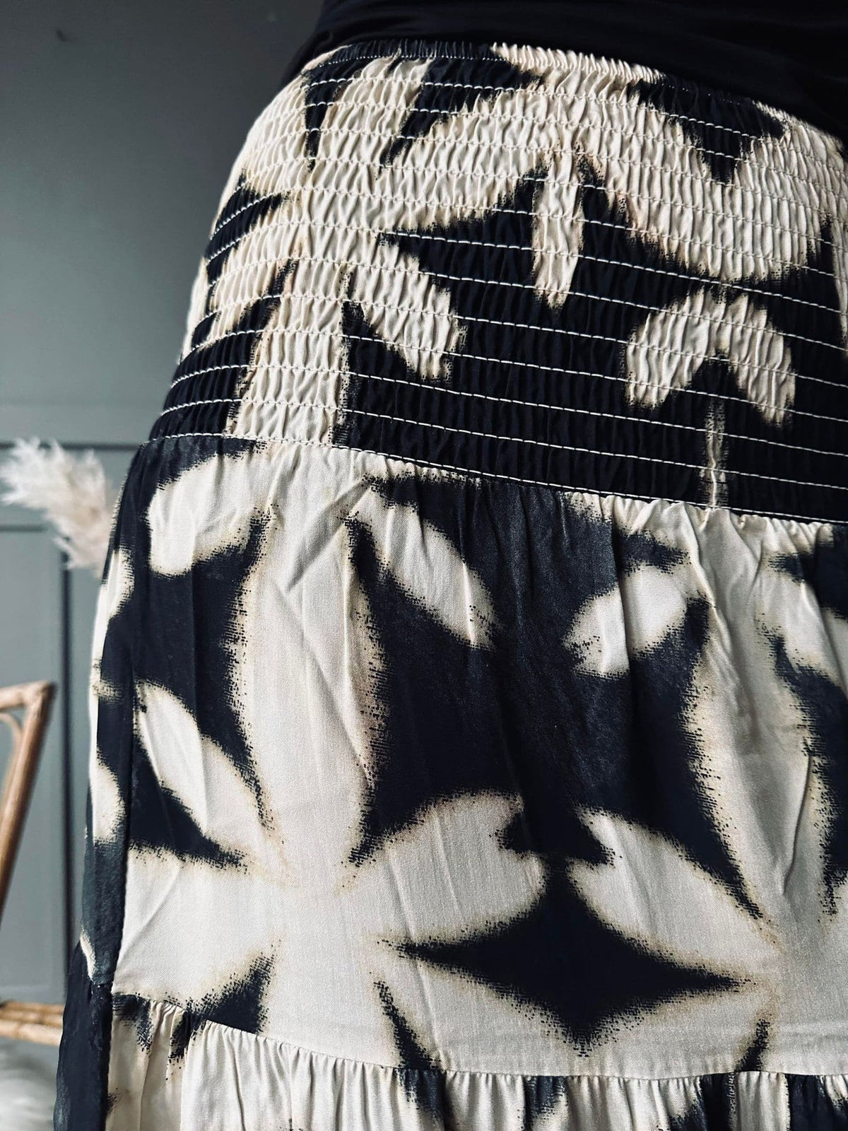 Nederdel Boho Leaf black - VIAMAJA.DK