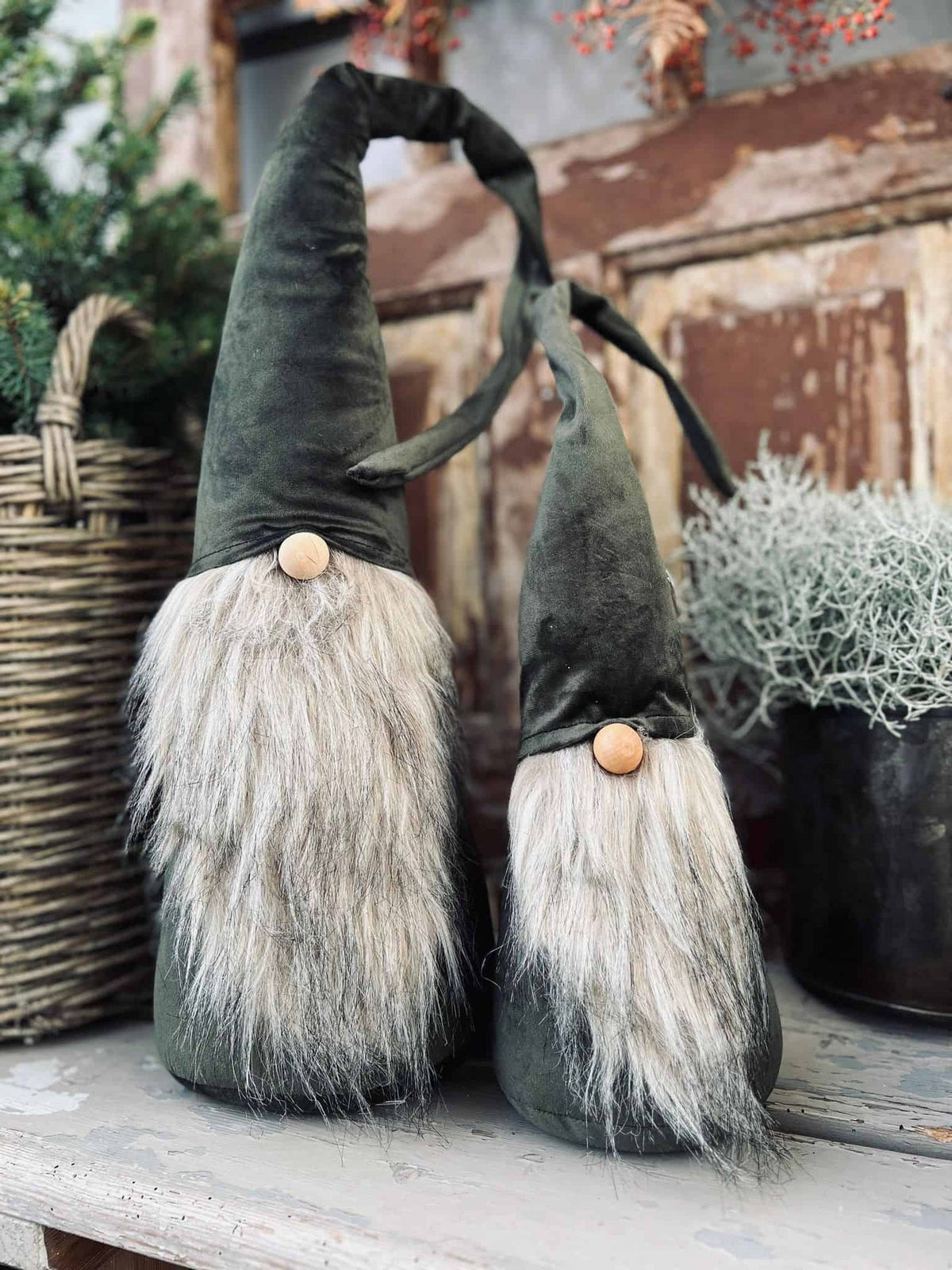 Nisse med skæg - Velour 32cm - VIAMAJA.DK