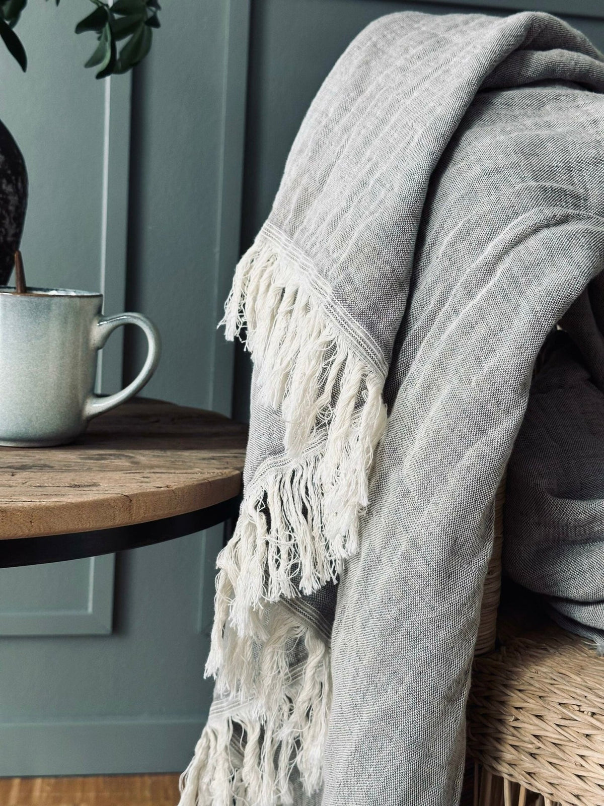 Plaid vævet med kork – Nature grey mix - VIAMAJA.DK