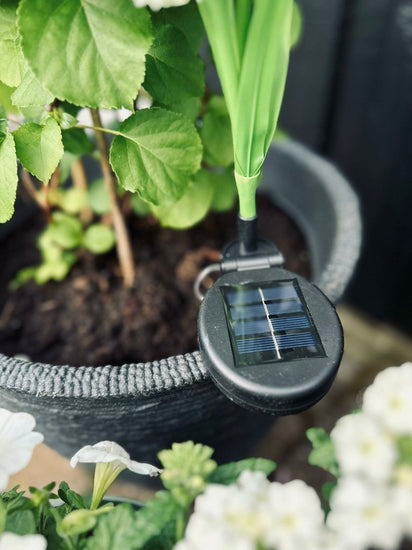 Prydløg med solceller - VIAMAJA.DK