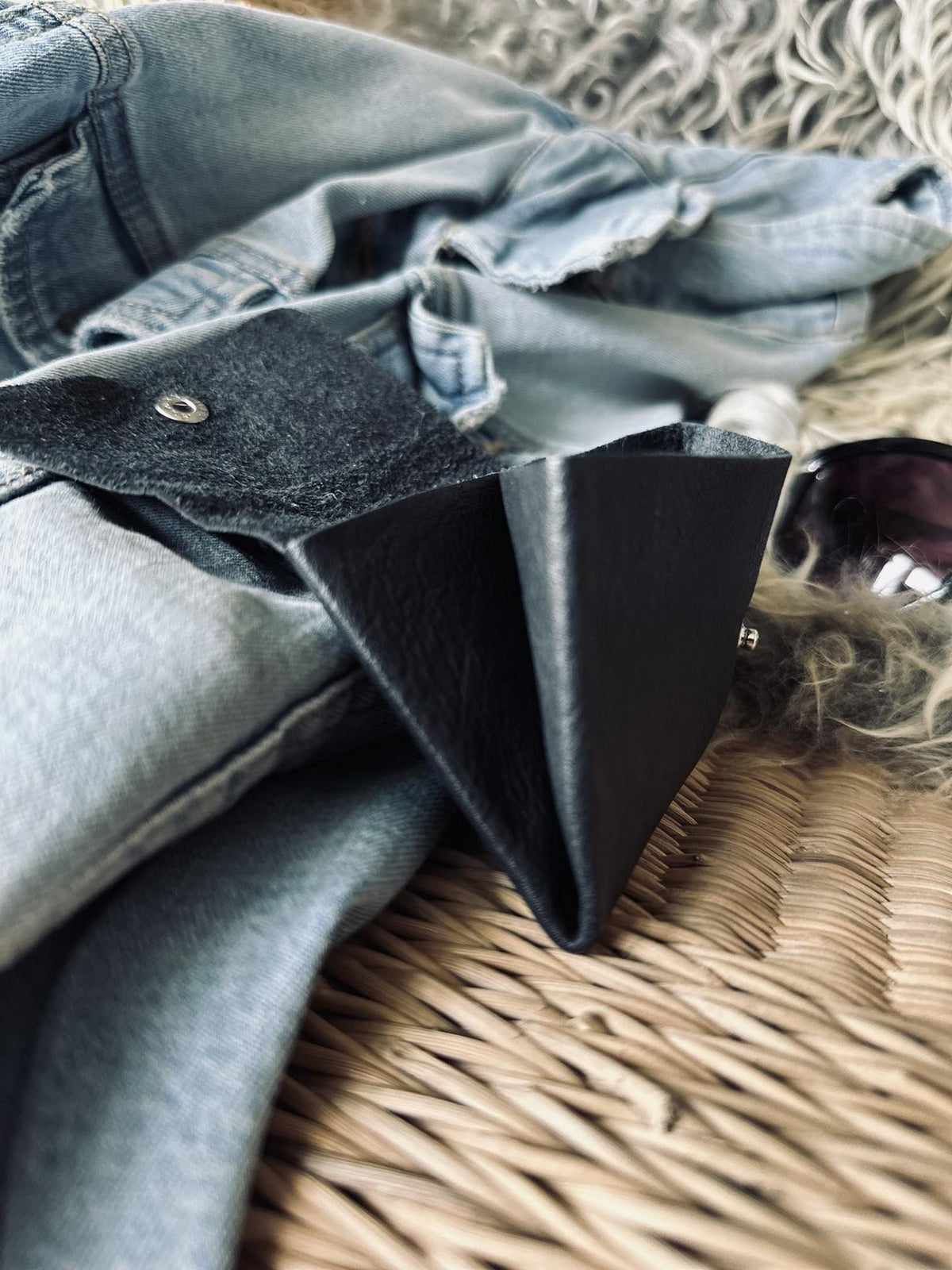 Pung Aura small Black - VIAMAJA.DK
