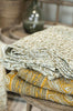 Quilt lichtgele basis met geel bladmotief