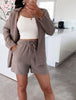 Set met wafel blouse en shorts – Dark beige katoen