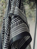 Sjaal - Black Line 70x70