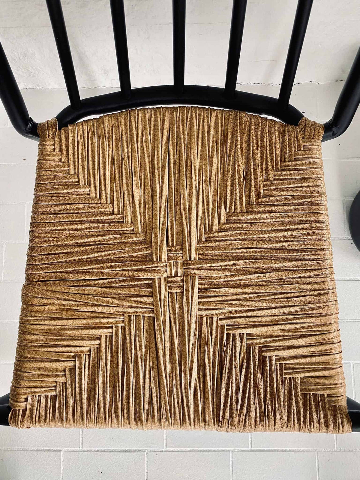 Tremmestol i sort aluminium / rattan - VIAMAJA.DK