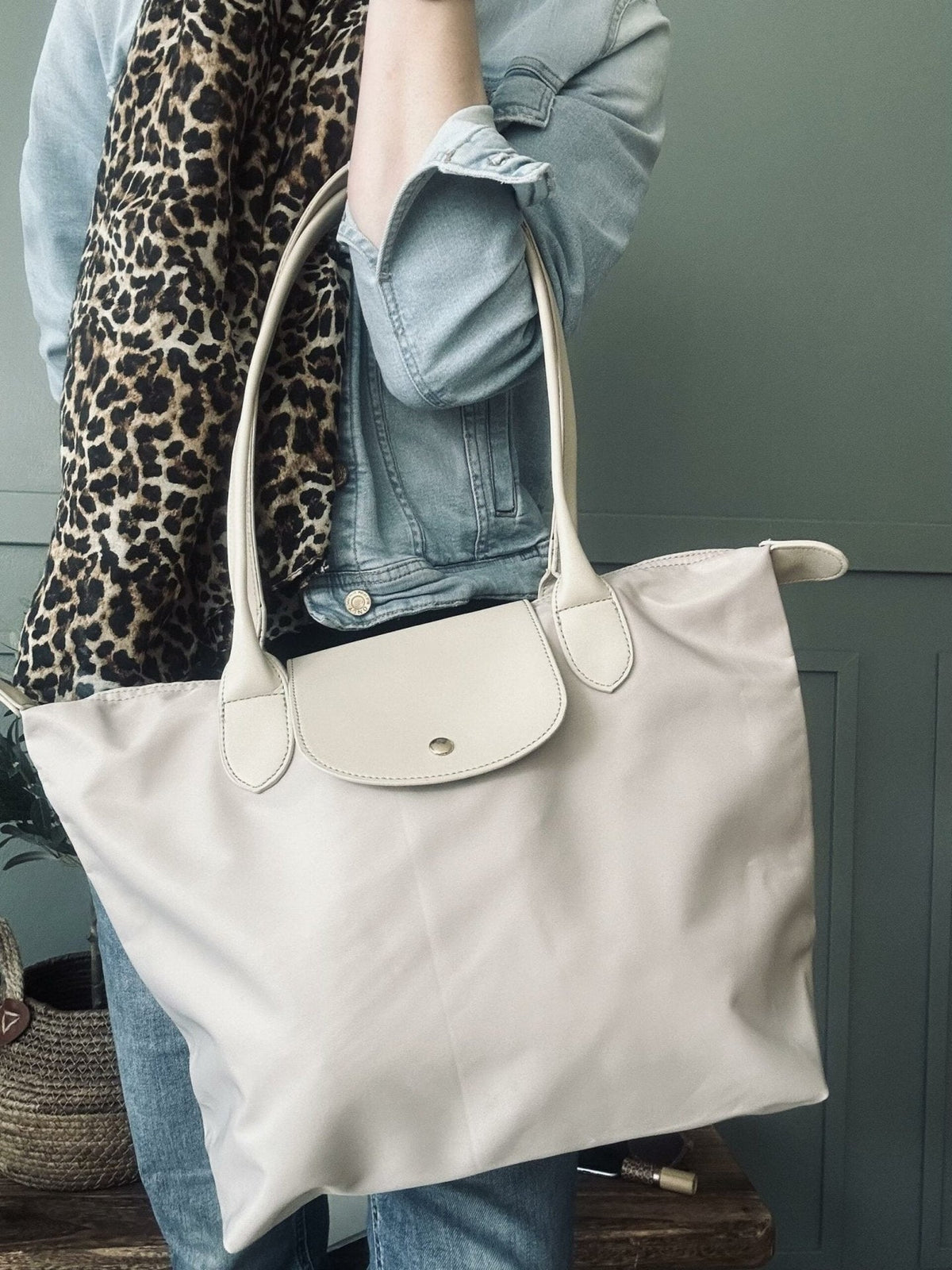 Trend Shopper – Beige nylon - VIAMAJA.DK